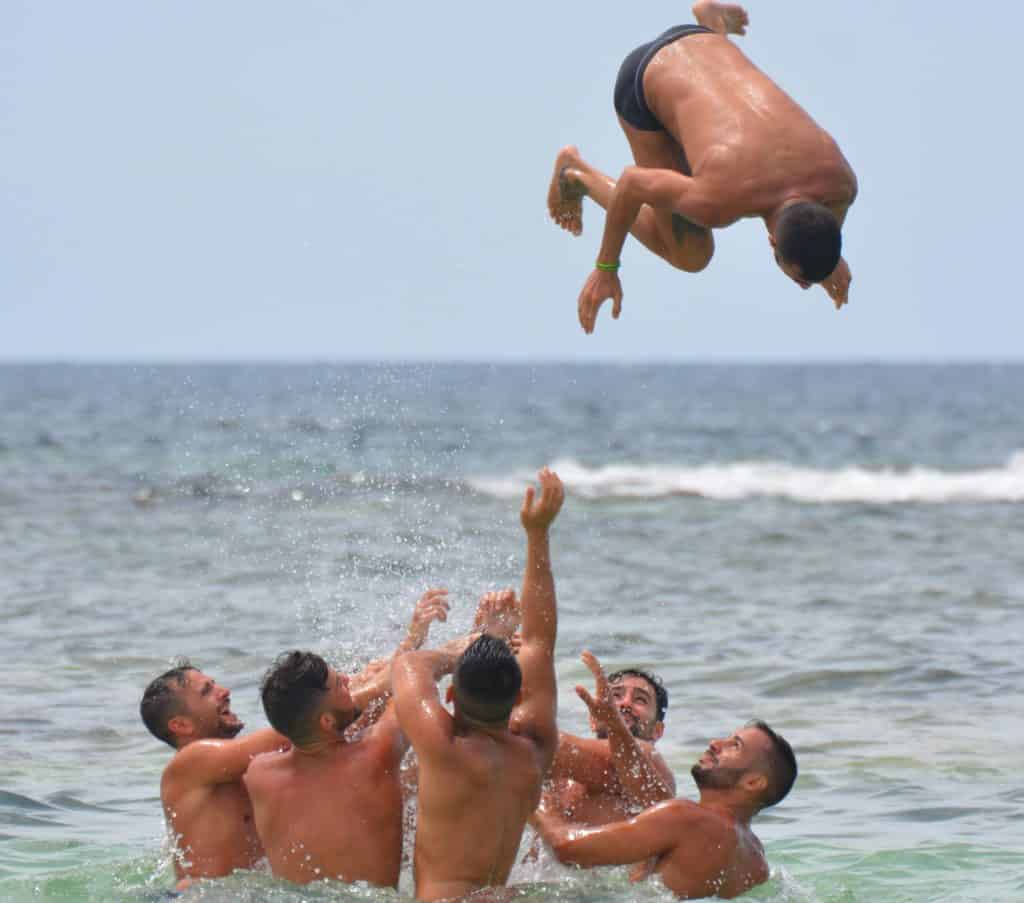 beach fun men college