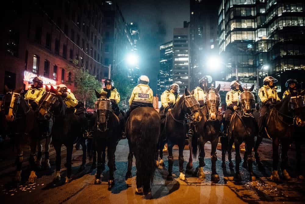 police on horses